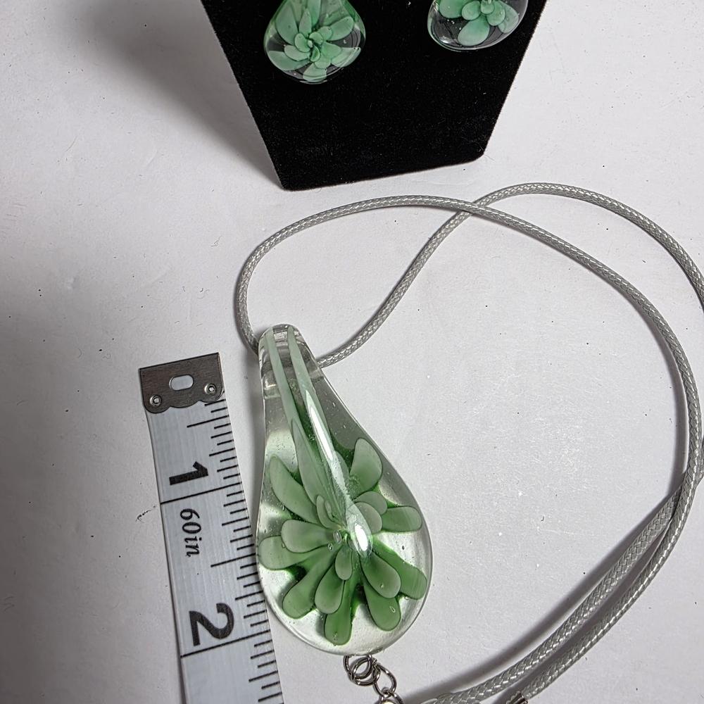 Artistic Green Glass Flower Necklace & Earring Set - Picture 7 of 8